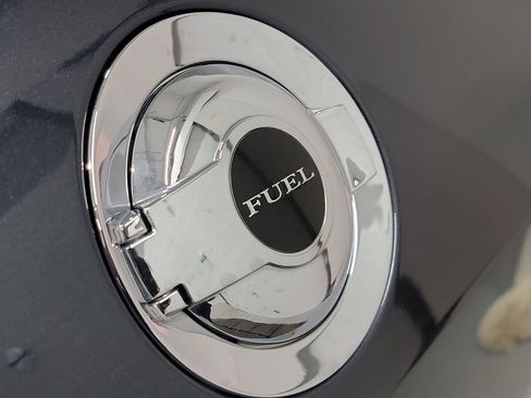 Used 2016 Dodge Challenger SXT image 33