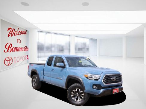 Used 2019 Toyota Tacoma TRD Off-Road AWD/4WD image 2