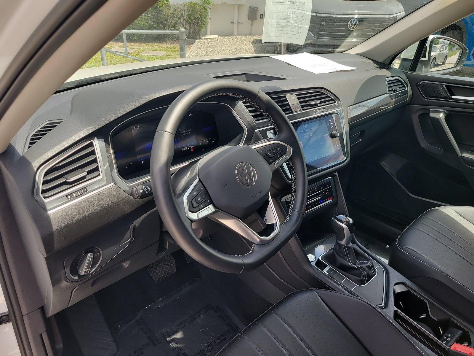 Used 2023 Volkswagen Tiguan SE FWD image 17