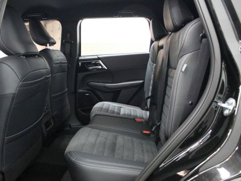 New 2026 Mitsubishi Outlander LE FWD image 24