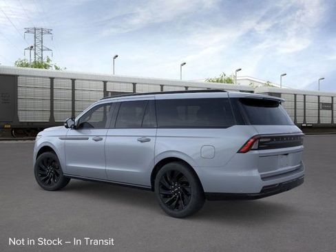 New 2025 Lincoln Navigator L Reserve w/ Jet Appearance Package image 4