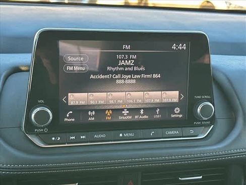 Used 2025 Nissan Rogue SV w/ SV Premium Package image 23