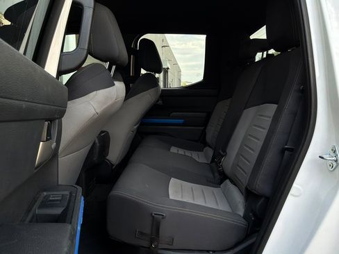 Used 2025 Toyota Tacoma TRD Off-Road AWD/4WD image 11