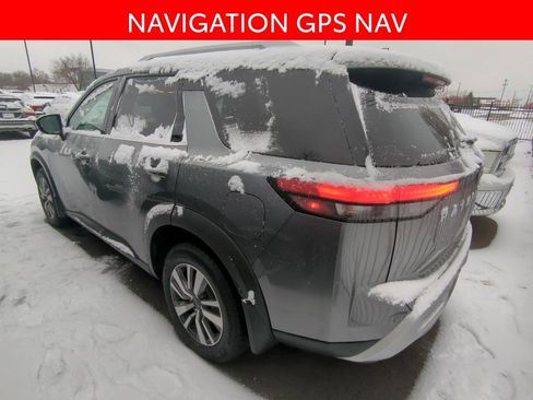 Used 2022 Nissan Pathfinder SL image 4