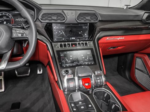 Used 2024 Lamborghini Urus S image 32