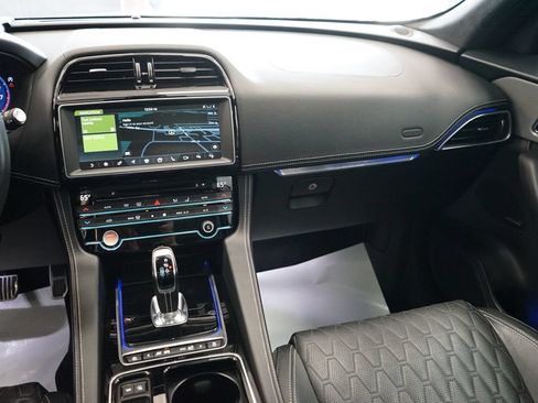 Used 2020 Jaguar F-PACE SVR AWD/4WD image 13