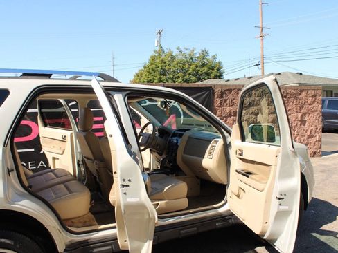 Used 2009 Ford Escape Limited FWD image 18