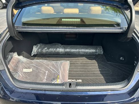 Used 2019 Lexus ES 350 w/ Accessory Package FWD image 16