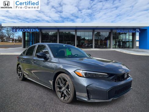 Used 2025 Honda Civic Sport image 1