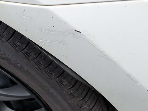 Used 2015 Toyota Corolla LE FWD image 13