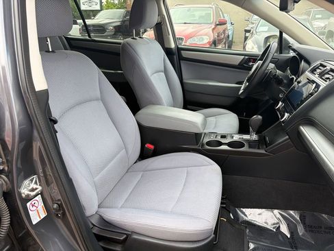 Used 2019 Subaru Outback 2.5i Premium AWD/4WD image 17