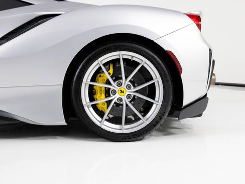 Used 2020 Ferrari 488 Pista Coupe image 11