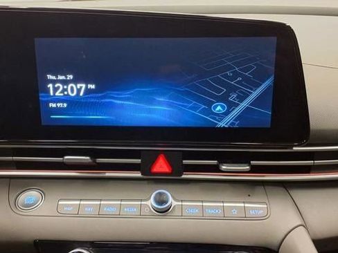 Used 2025 Hyundai Elantra SEL image 28