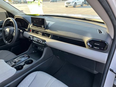 Used 2024 Honda Pilot LX image 29