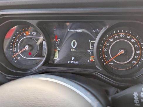 Used 2024 Jeep Wrangler Sahara image 21