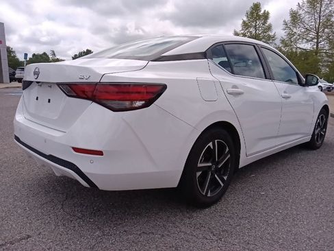 Used 2024 Nissan Sentra SV FWD image 3