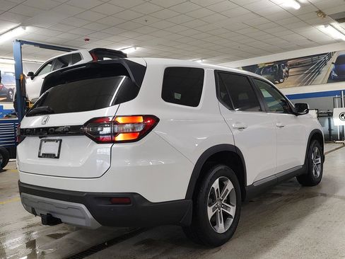 Used 2025 Honda Pilot EX-L image 34