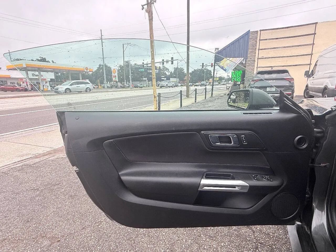 Used 2017 Ford Mustang Coupe RWD image 11