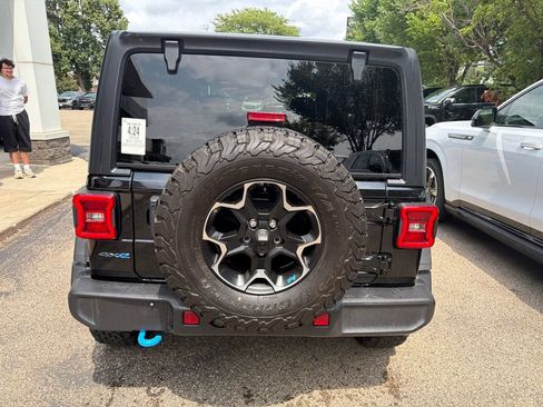 Used 2023 Jeep Wrangler Unlimited Rubicon 4xe w/ Cold Weather Group AWD/4WD image 5