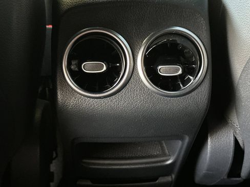 Certified 2023 Mercedes-Benz GLA 250 4MATIC image 15