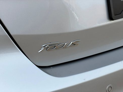 Used 2017 Ford Focus Titanium FWD image 11
