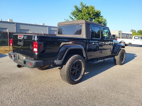 Used 2021 Jeep Gladiator Willys image 2