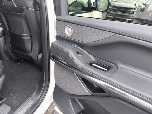 New 2026 Lincoln Navigator Reserve w/ Jet Appearance Package AWD/4WD image 21