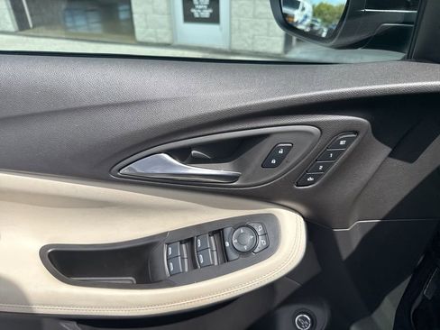 Used 2025 Buick Encore GX Avenir w/ Avenir Technology Package image 17
