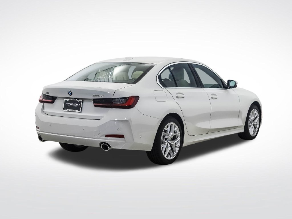 Used 2026 BMW 330i xDrive Sedan w/ Premium Package AWD/4WD image 5