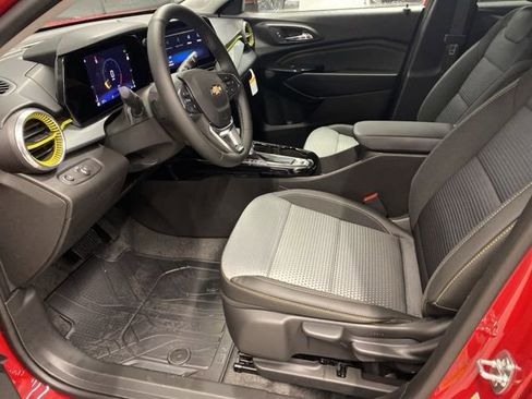 New 2026 Chevrolet Trax LT w/ Driver Confidence Package FWD image 24
