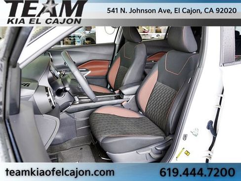 Used 2023 Nissan Kicks SR w/ Interior Electronics Package FWD image 16