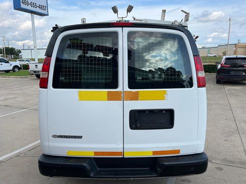 Used 2017 Chevrolet Express 2500 image 5