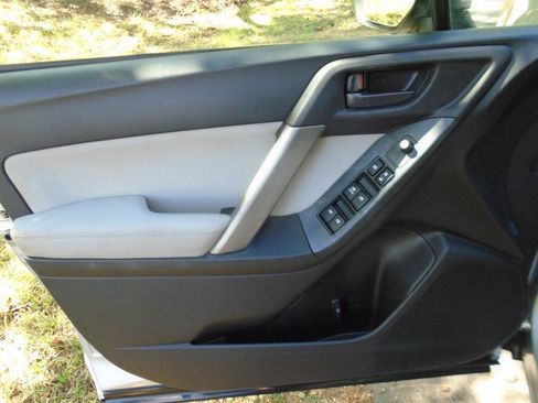 Used 2014 Subaru Forester 2.5i Premium w/ All-Weather Package image 17