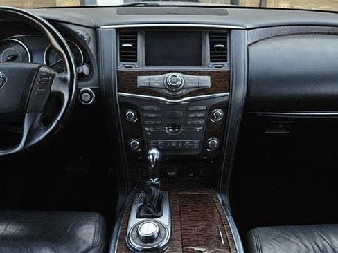 Used 2017 Nissan Armada SV image 9