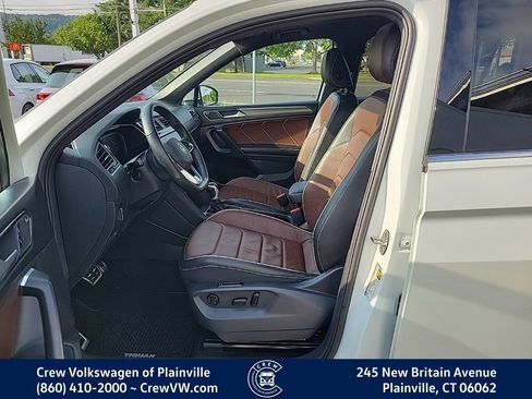 Used 2023 Volkswagen Tiguan SEL R-Line AWD/4WD image 2
