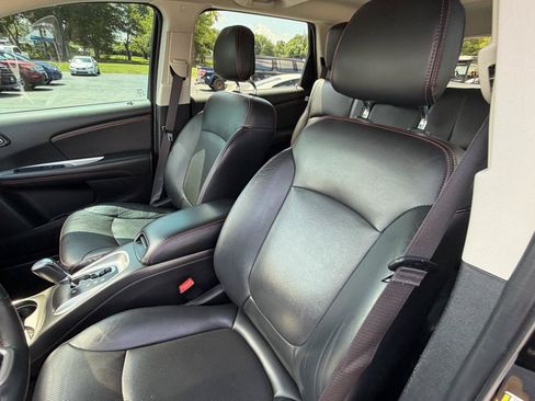 Used 2019 Dodge Journey GT w/ Nav & Sun Group AWD/4WD image 16