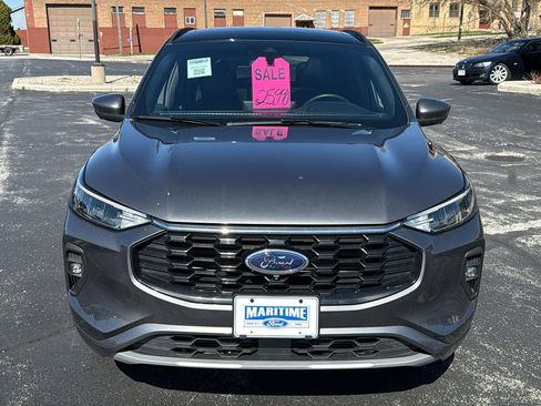 Used 2023 Ford Escape ST-Line Select w/ Tech Pack #2 AWD/4WD image 3