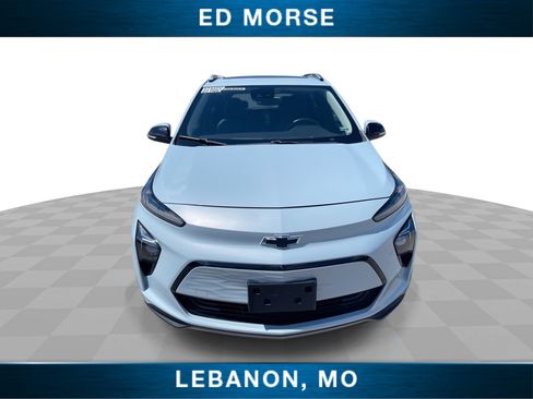 Certified 2023 Chevrolet Bolt EUV Premier w/ Sun & Sound Package FWD image 3