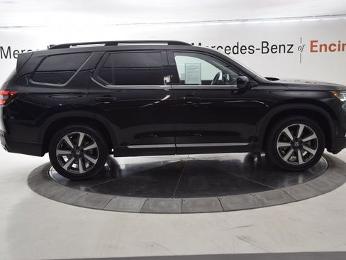 Used 2024 Honda Pilot Touring image 7
