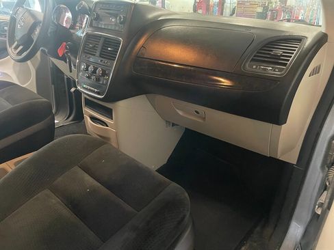 Used 2015 Dodge Grand Caravan SE w/ Quick Order Package 29E SE image 18