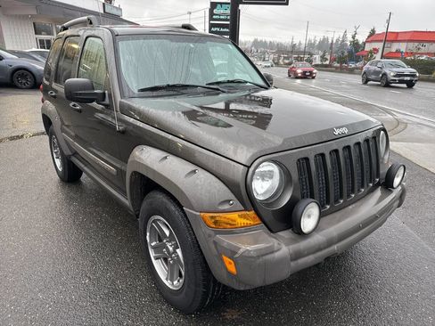 Used 2005 Jeep Liberty Renegade w/ Trailer Tow Group image 10
