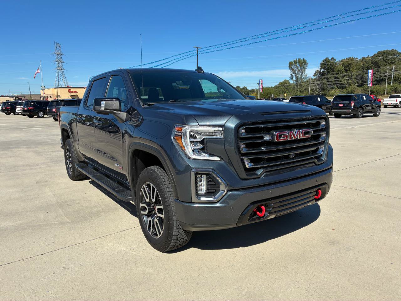 Used 2021 GMC Sierra 1500 AT4 w/ AT4 Premium Package AWD/4WD image 4