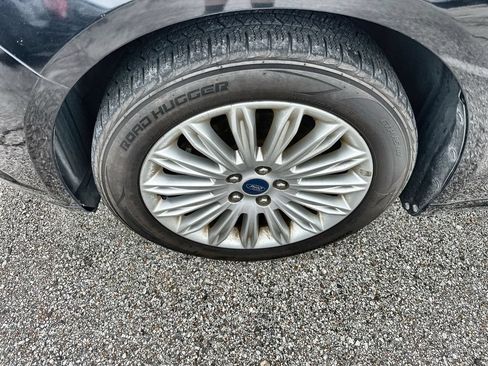 Used 2014 Ford Fusion SE w/ Equipment Group 502A FWD image 2