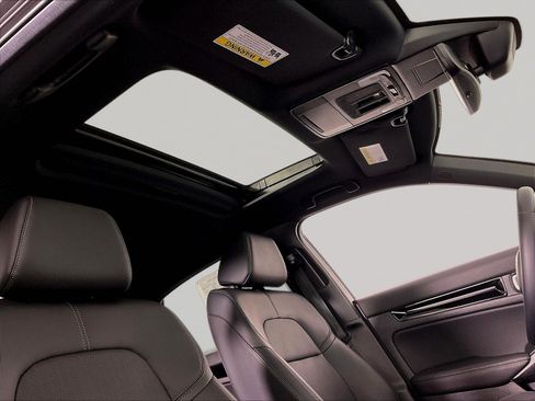 Used 2025 Honda Civic Sport image 26