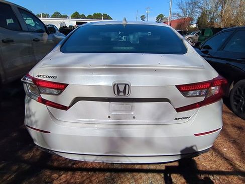 Used 2018 Honda Accord Sport image 7