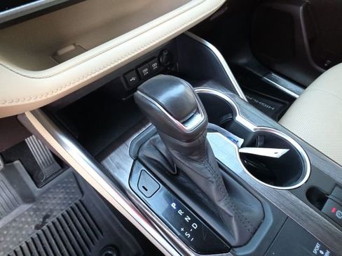 Used 2020 Toyota Highlander Platinum image 23