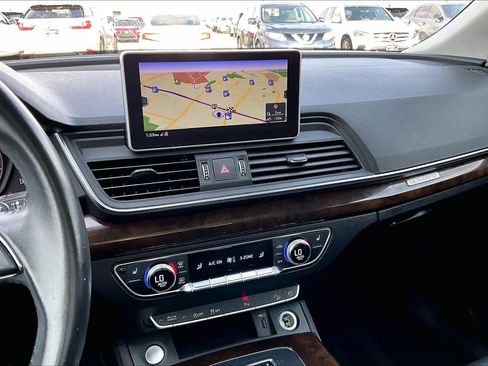 Used 2020 Audi Q5 2.0T Premium Plus w/ Premium Plus Package image 6