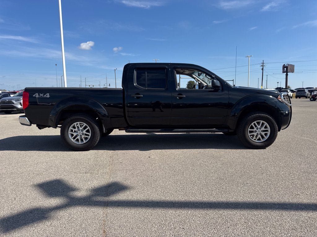 Used 2016 Nissan Frontier SV w/ SV Value Truck Package AWD/4WD image 8