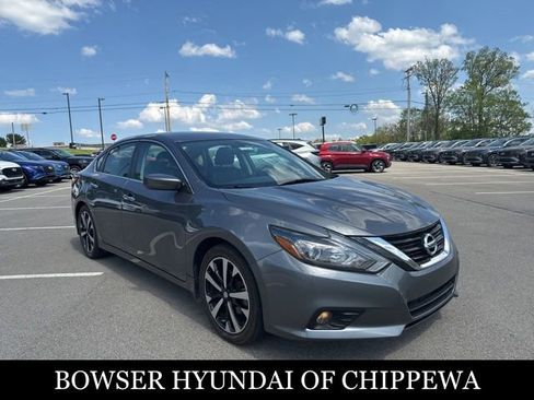 Used 2018 Nissan Altima 2.5 SR FWD image 9