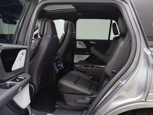 Used 2025 Lincoln Aviator Black Label w/ Jet Appearance Package image 15